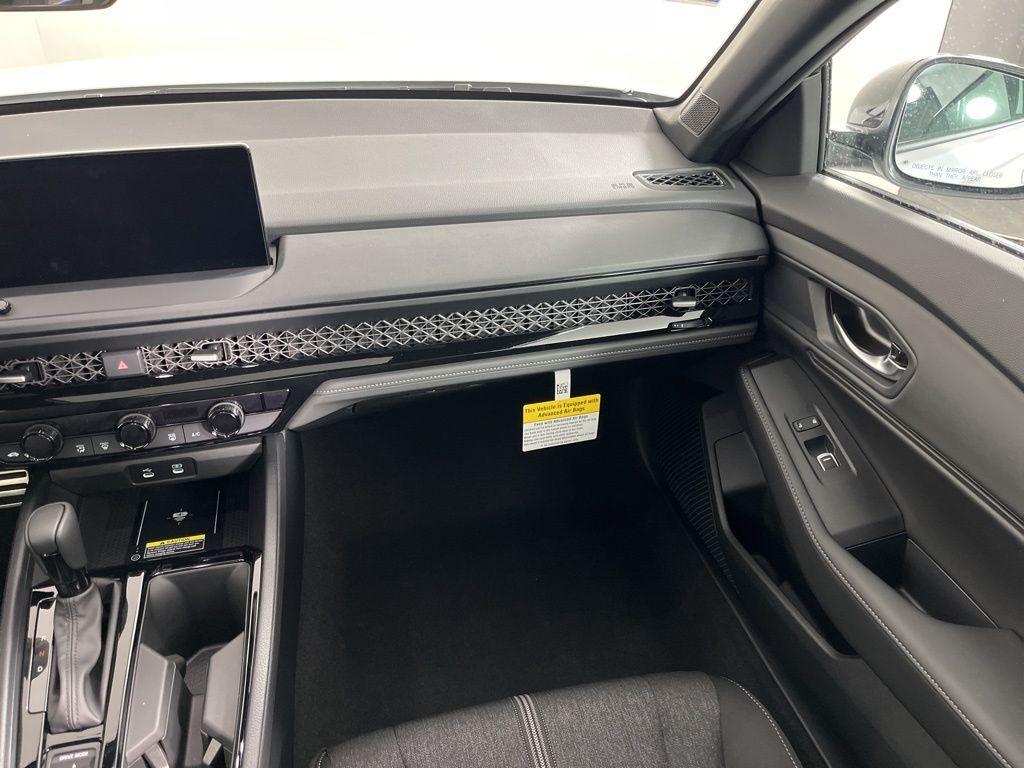 new 2025 Honda Accord Hybrid car, priced at $35,305