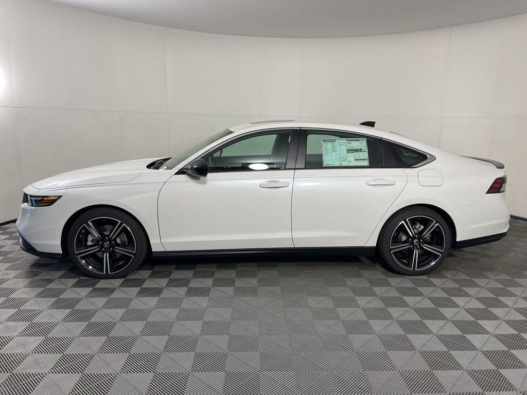 new 2025 Honda Accord Hybrid car, priced at $35,305