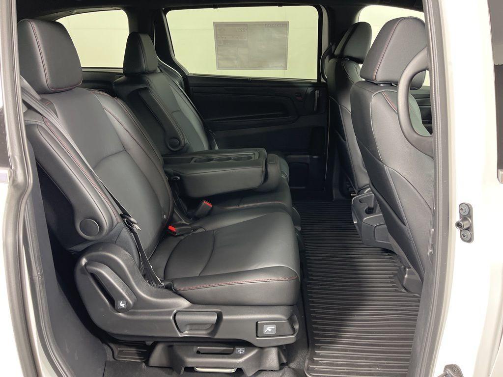 new 2026 Honda Odyssey car, priced at $45,845
