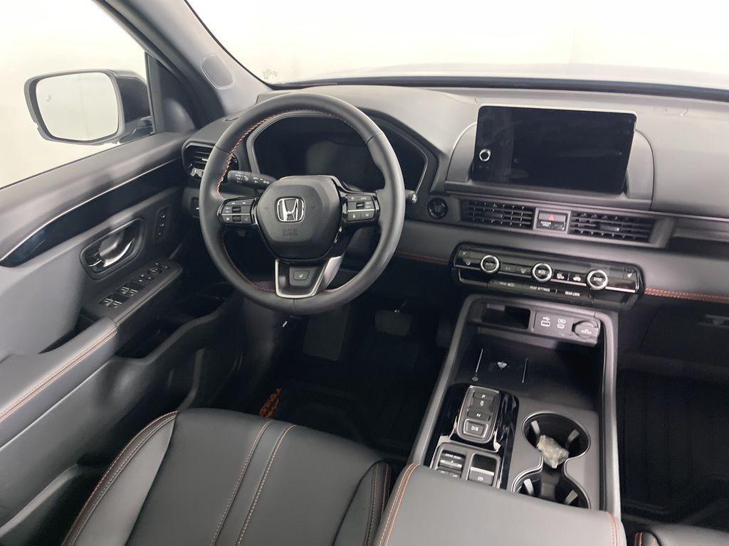 new 2025 Honda Pilot car, priced at $51,830