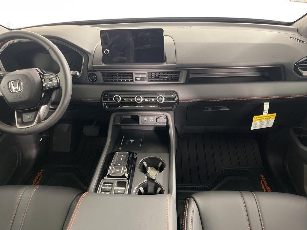 new 2025 Honda Pilot car, priced at $51,830