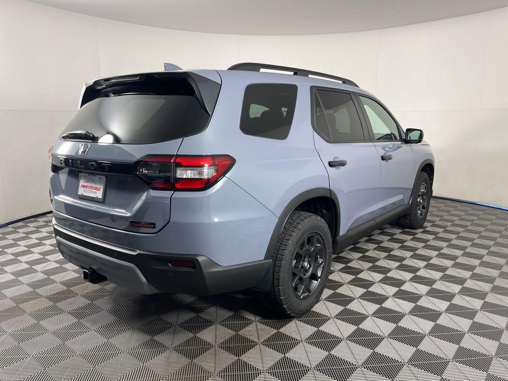 new 2025 Honda Pilot car, priced at $51,830