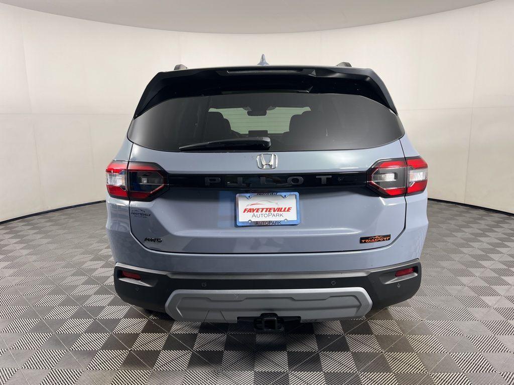 new 2025 Honda Pilot car, priced at $51,830