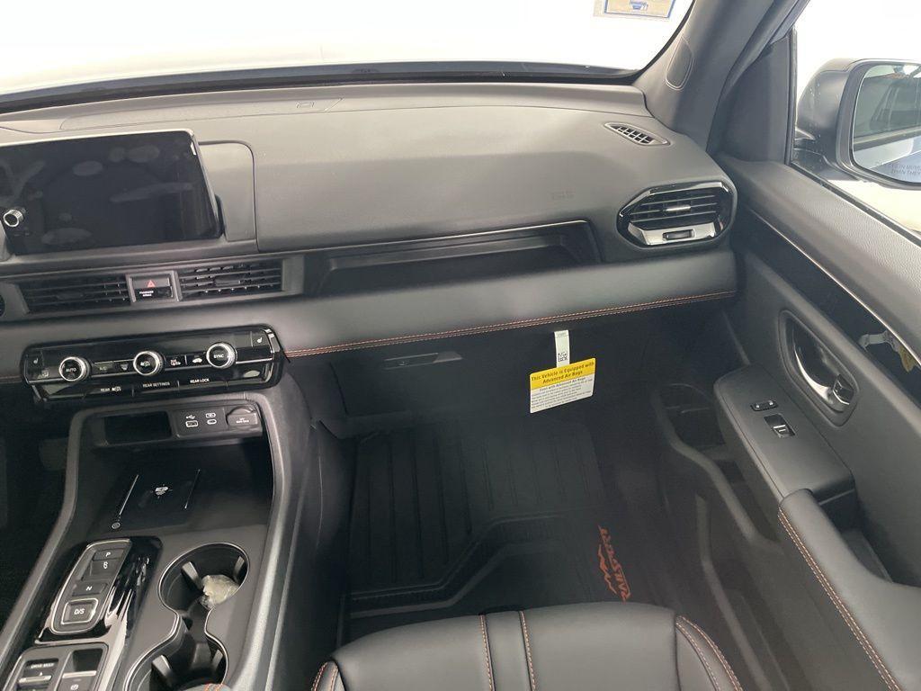 new 2025 Honda Pilot car, priced at $51,830