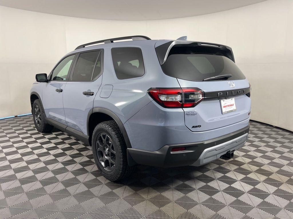 new 2025 Honda Pilot car, priced at $51,830