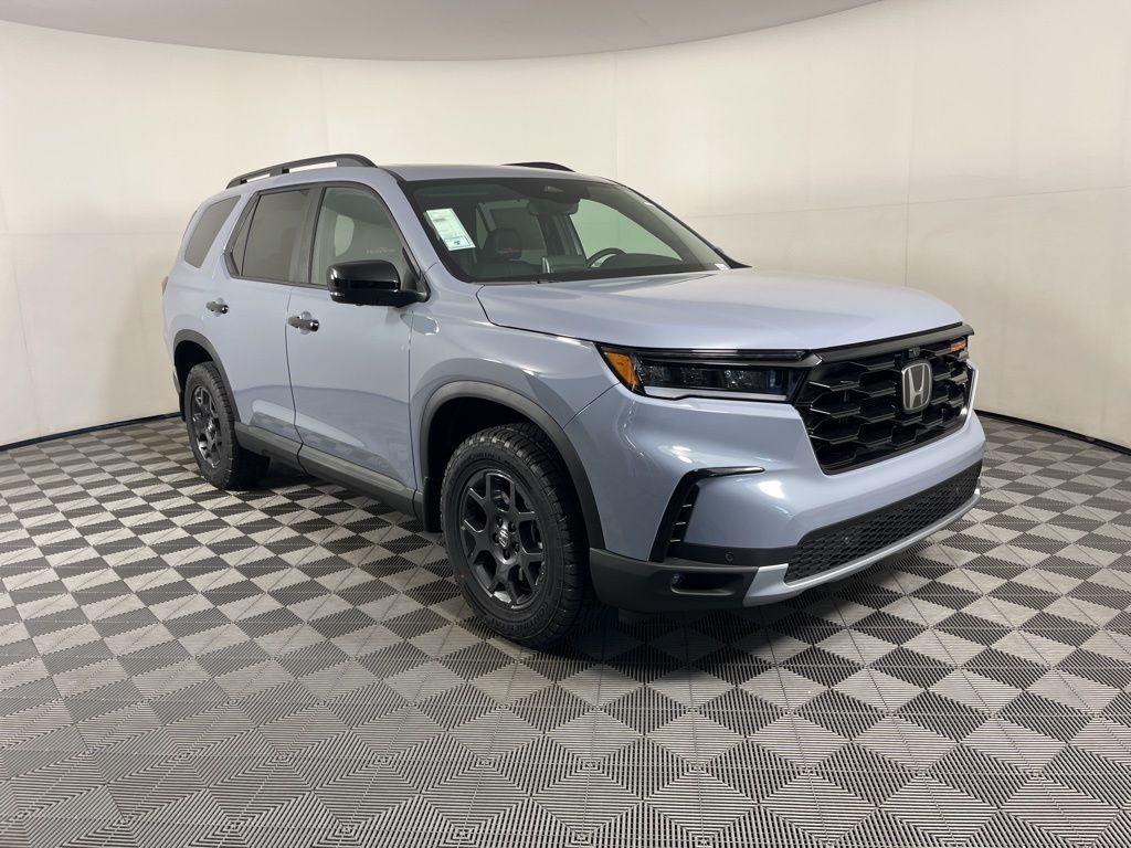 new 2025 Honda Pilot car, priced at $51,830