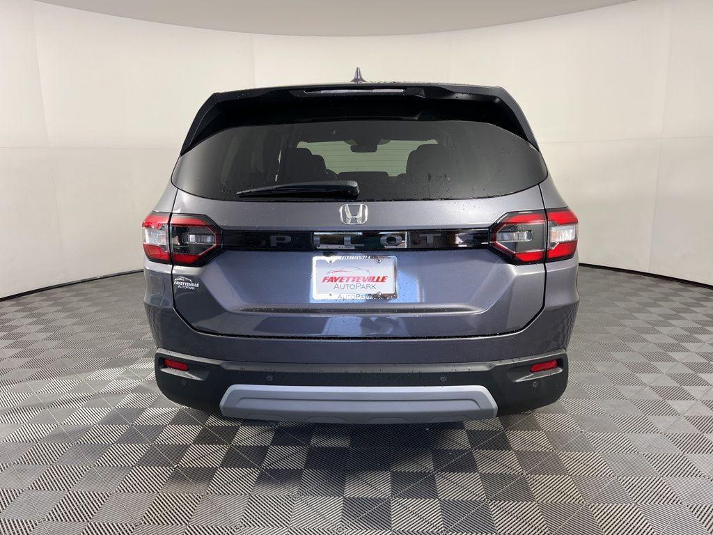 new 2025 Honda Pilot car, priced at $45,625