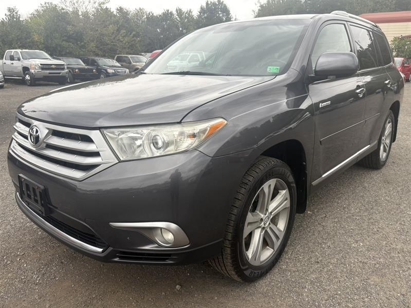 used 2012 Toyota Highlander car, priced at $13,900