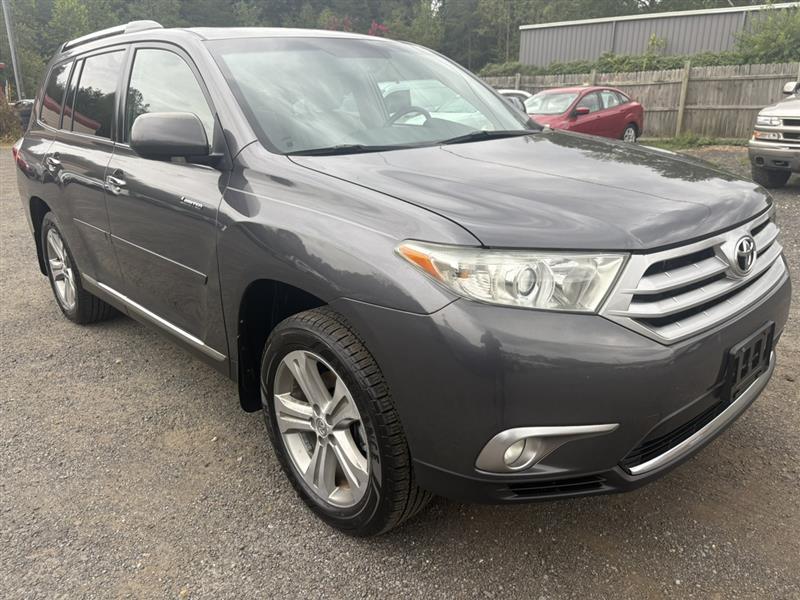 used 2012 Toyota Highlander car, priced at $13,900