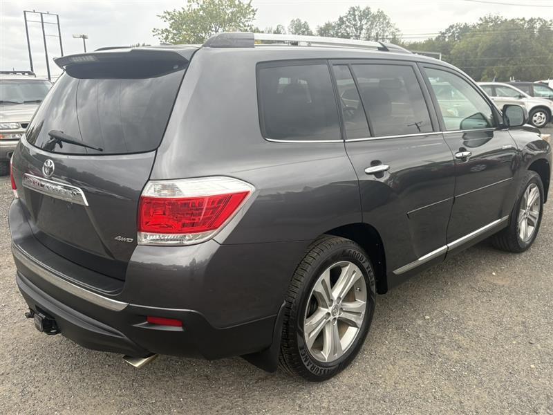 used 2012 Toyota Highlander car, priced at $13,900