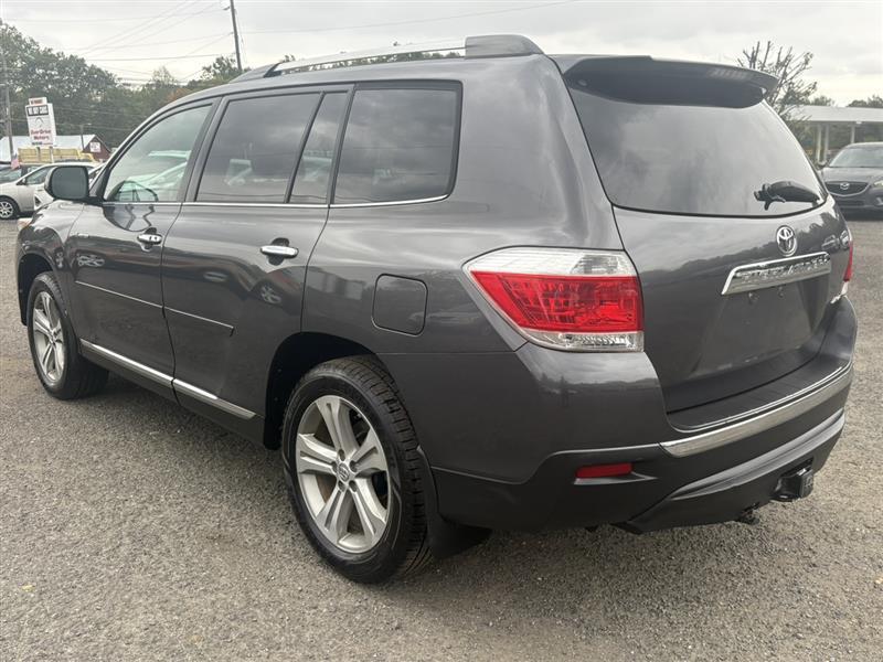 used 2012 Toyota Highlander car, priced at $13,900