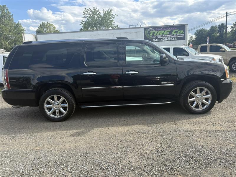used 2013 GMC Yukon XL car, priced at $14,900