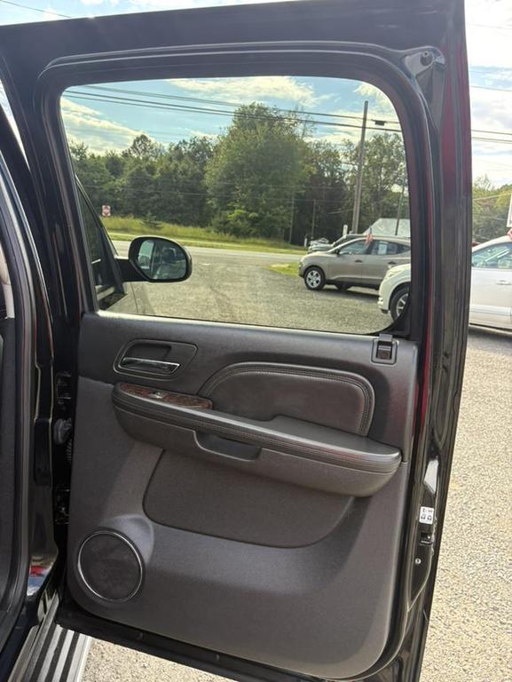 used 2013 GMC Yukon XL car, priced at $14,900