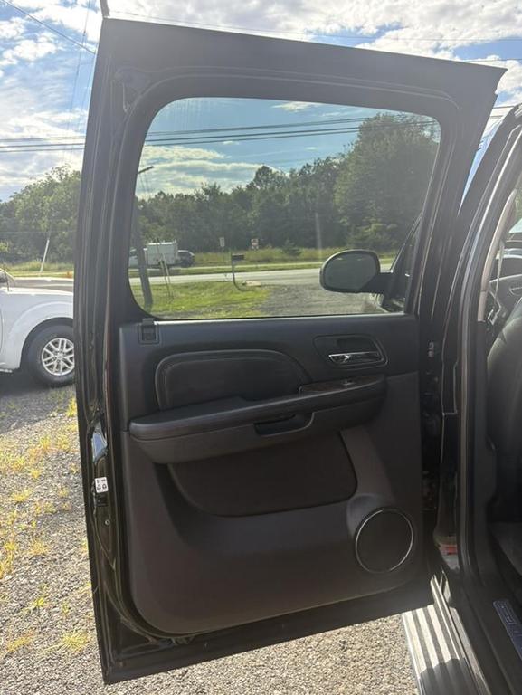 used 2013 GMC Yukon XL car, priced at $14,900