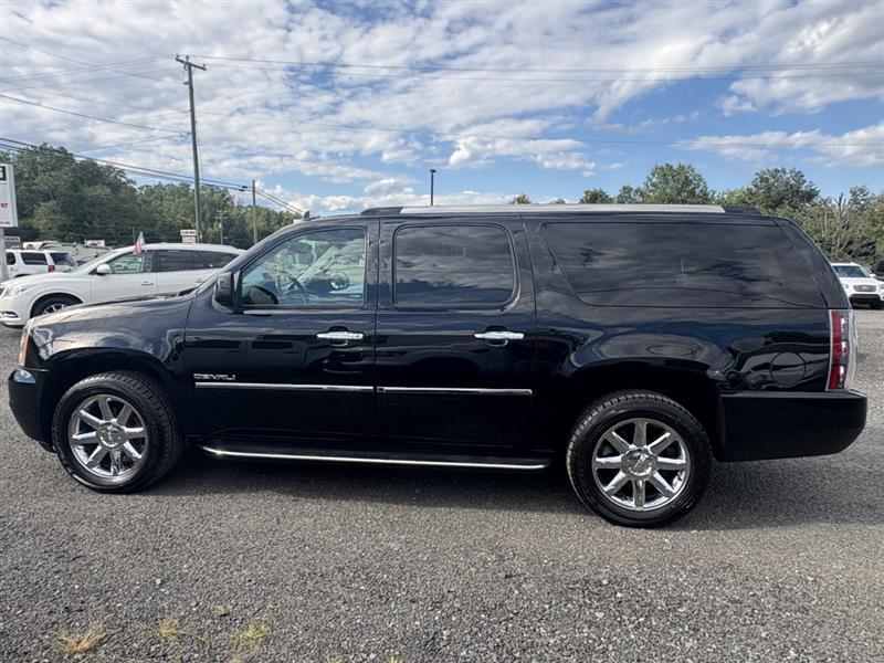 used 2013 GMC Yukon XL car, priced at $14,900