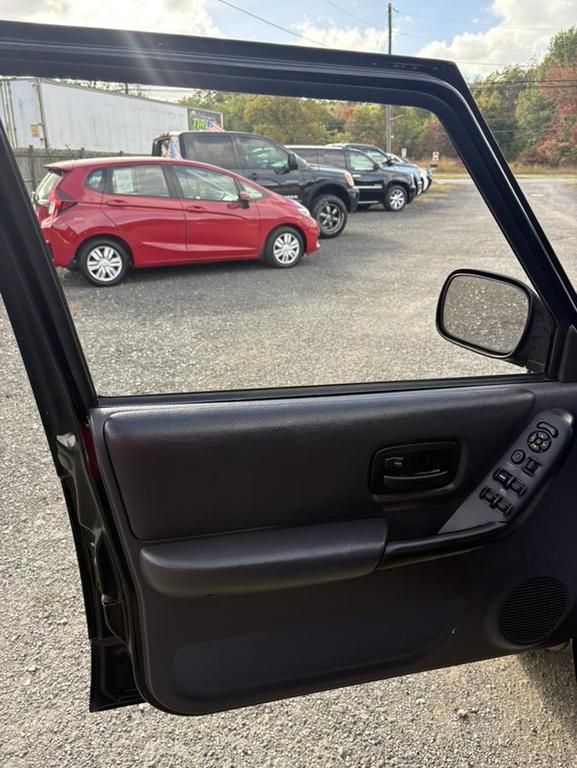 used 2001 Jeep Cherokee car, priced at $11,900