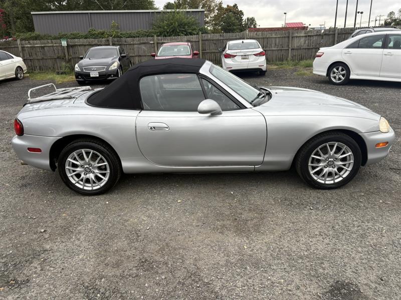 used 2000 Mazda MX-5 Miata car, priced at $8,900