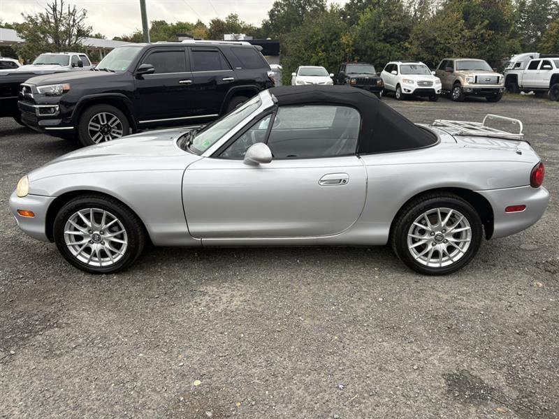 used 2000 Mazda MX-5 Miata car, priced at $8,900