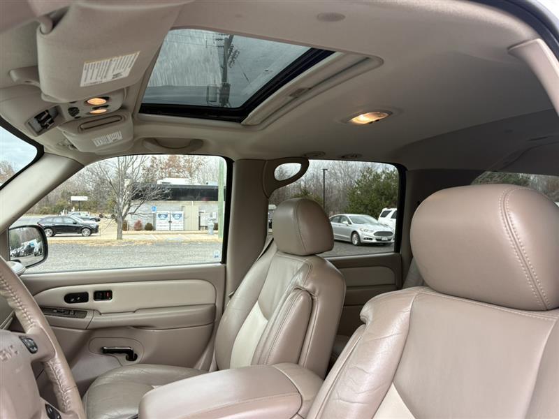 used 2005 GMC Yukon XL car, priced at $8,900