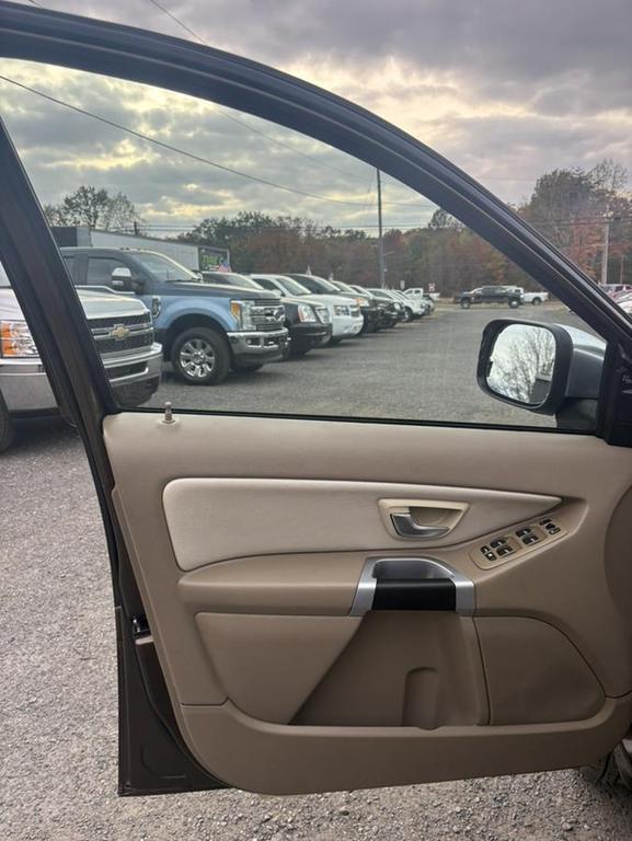 used 2014 Volvo XC90 car, priced at $9,900