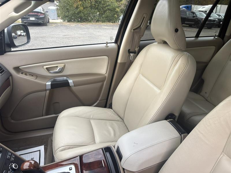 used 2014 Volvo XC90 car, priced at $9,900