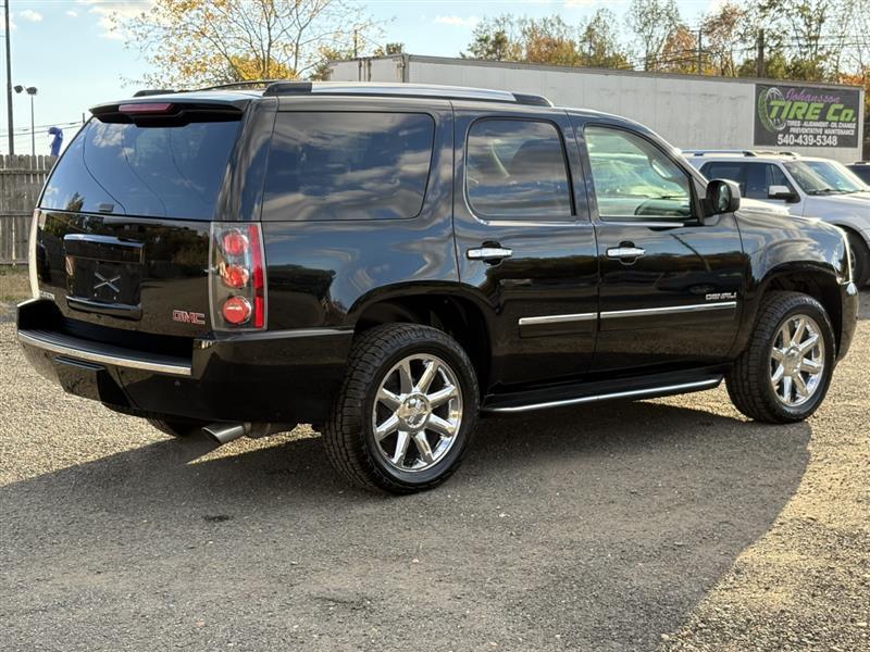 used 2014 GMC Yukon car, priced at $15,900