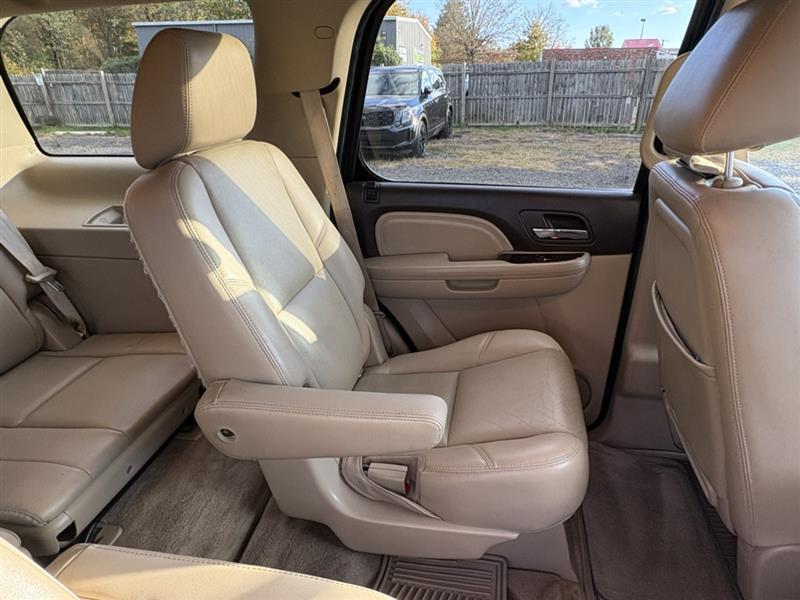 used 2014 GMC Yukon car, priced at $15,900