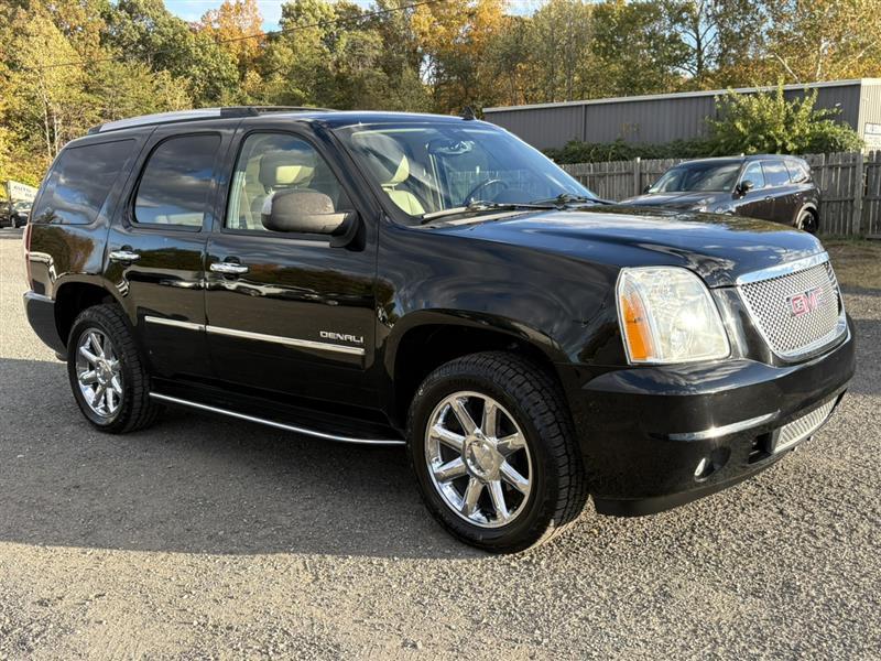 used 2014 GMC Yukon car, priced at $15,900