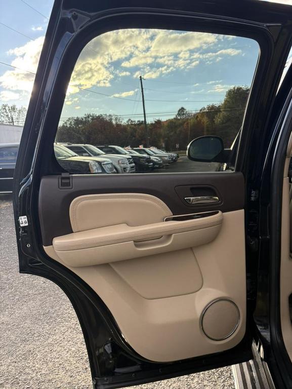 used 2014 GMC Yukon car, priced at $15,900