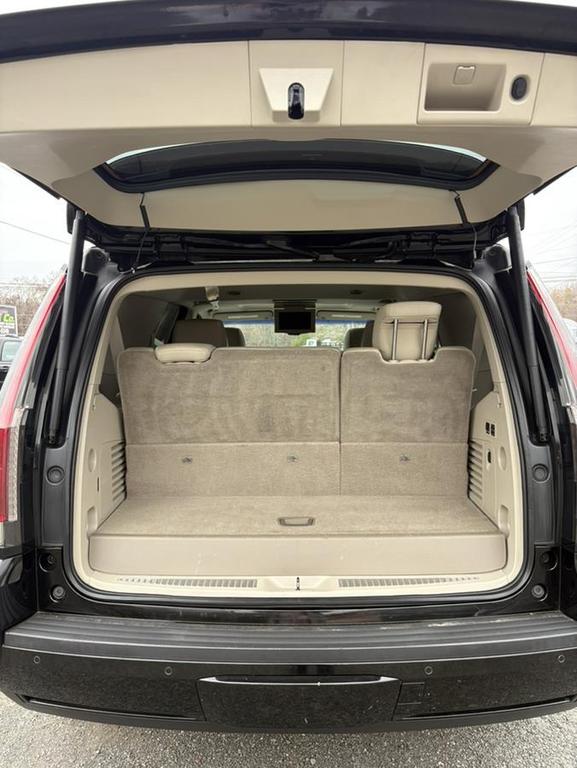 used 2015 Cadillac Escalade car, priced at $23,900