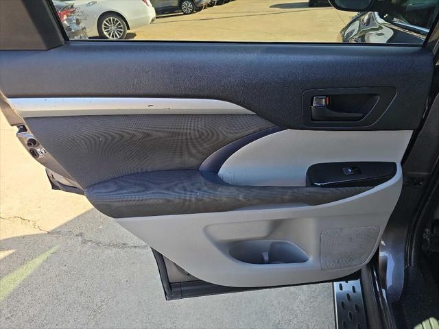 used 2019 Toyota Highlander car, priced at $16,999