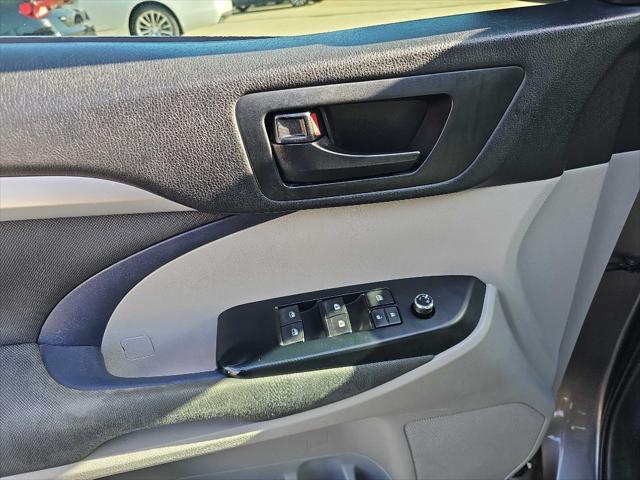 used 2019 Toyota Highlander car, priced at $16,999