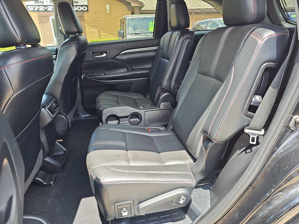 used 2019 Toyota Highlander car, priced at $21,499