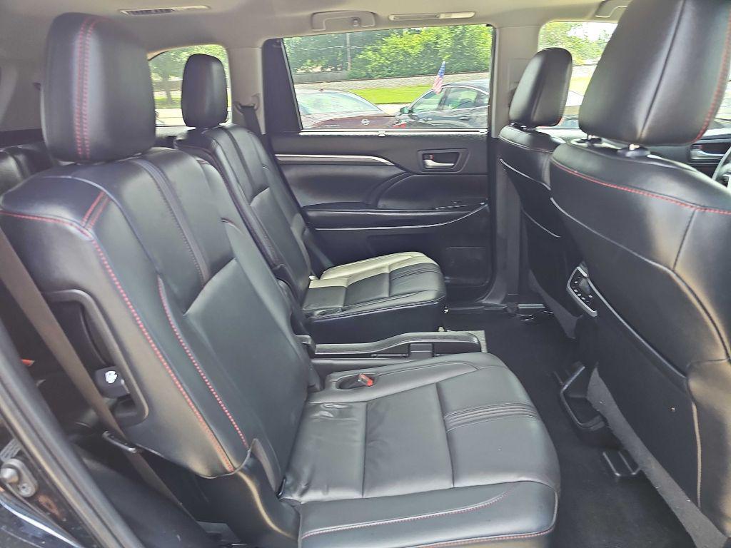used 2019 Toyota Highlander car, priced at $21,499