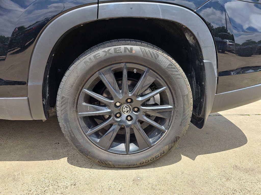 used 2019 Toyota Highlander car, priced at $21,499