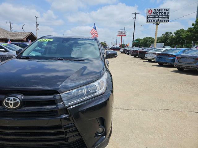 used 2019 Toyota Highlander car, priced at $25,999