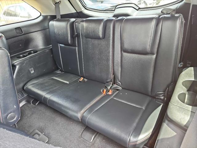 used 2019 Toyota Highlander car, priced at $25,999
