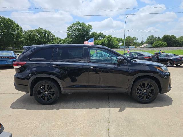 used 2019 Toyota Highlander car, priced at $25,999