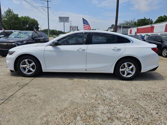 used 2018 Chevrolet Malibu car, priced at $10,999