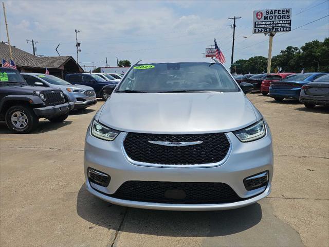used 2024 Chrysler Pacifica car