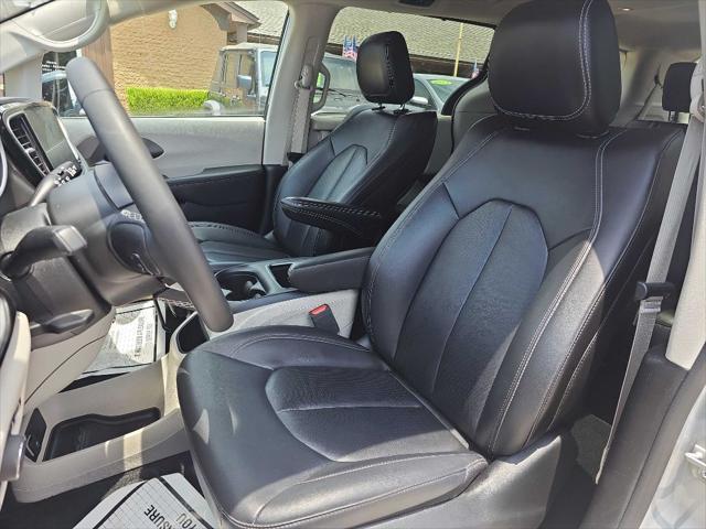 used 2024 Chrysler Pacifica car