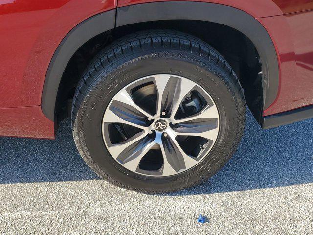 used 2023 Toyota Highlander car, priced at $35,452