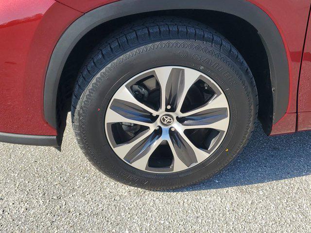 used 2023 Toyota Highlander car, priced at $35,452