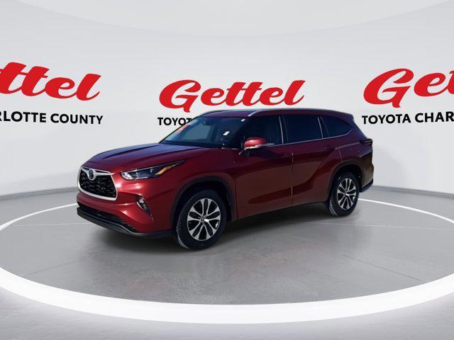 used 2023 Toyota Highlander car, priced at $35,452