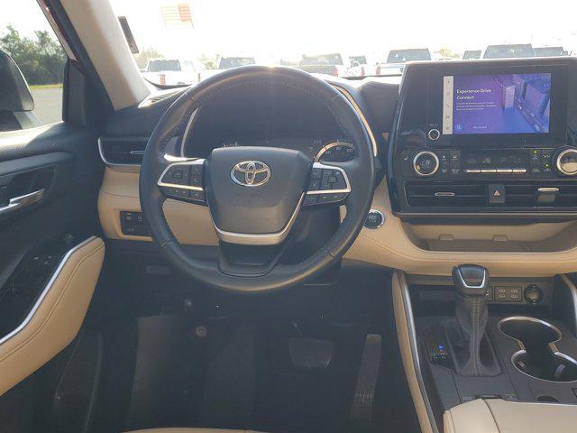 used 2023 Toyota Highlander car, priced at $35,452