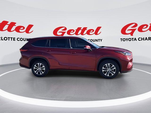 used 2023 Toyota Highlander car, priced at $35,452