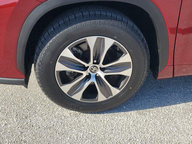 used 2023 Toyota Highlander car, priced at $35,452