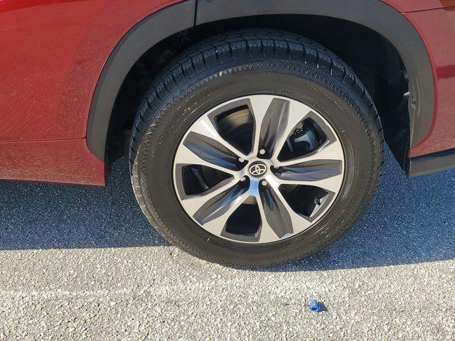 used 2023 Toyota Highlander car, priced at $35,452