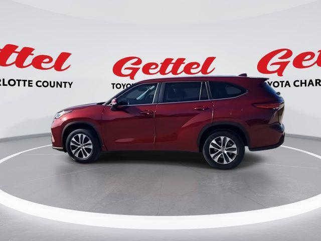 used 2023 Toyota Highlander car, priced at $35,452