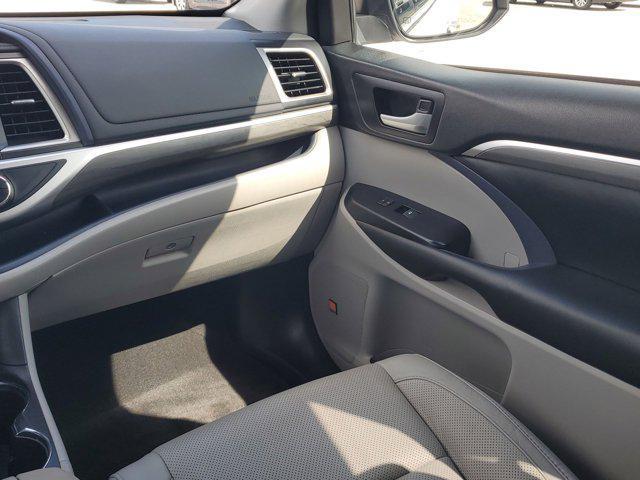 used 2018 Toyota Highlander car, priced at $21,109
